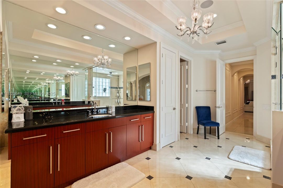 For Sale: $4,100,000 (5 beds, 6 baths, 4882 Square Feet)