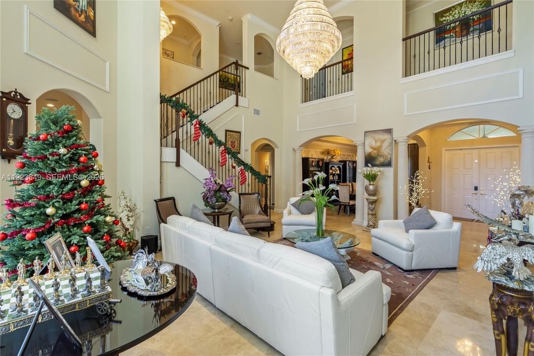 For Sale: $4,100,000 (5 beds, 6 baths, 4882 Square Feet)