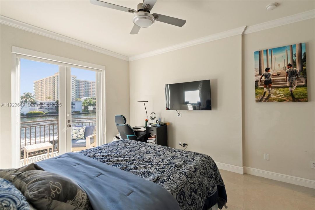 For Sale: $4,100,000 (5 beds, 6 baths, 4882 Square Feet)