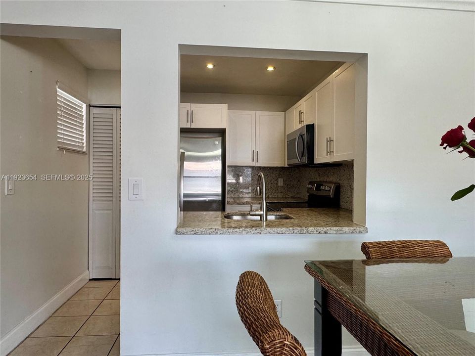 For Rent: $2,200 (2 beds, 2 baths, 750 Square Feet)