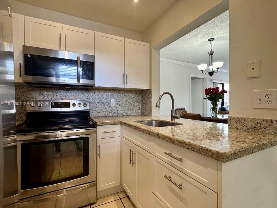 For Rent: $2,200 (2 beds, 2 baths, 750 Square Feet)