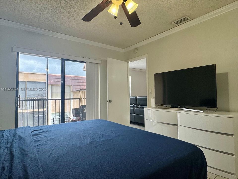 For Rent: $2,200 (2 beds, 2 baths, 750 Square Feet)