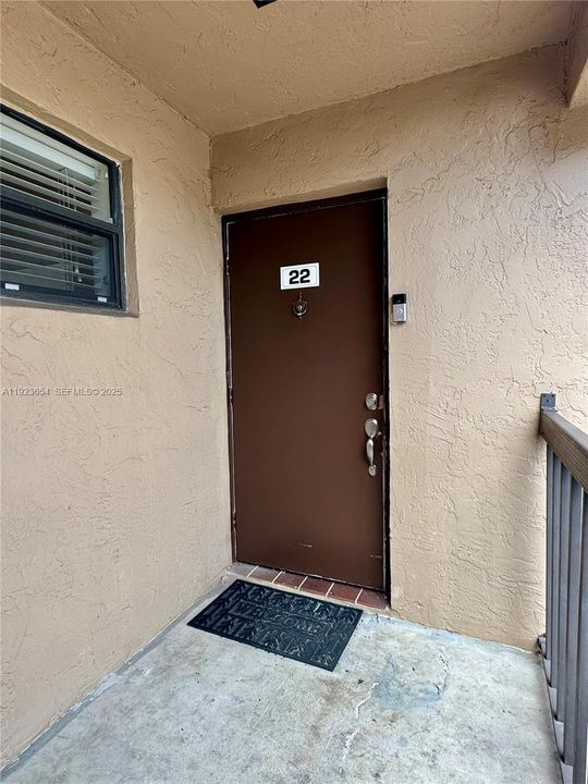 For Rent: $2,200 (2 beds, 2 baths, 750 Square Feet)