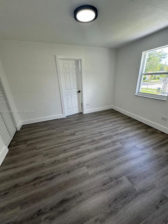 For Rent: $2,500 (3 beds, 2 baths, 1000 Square Feet)