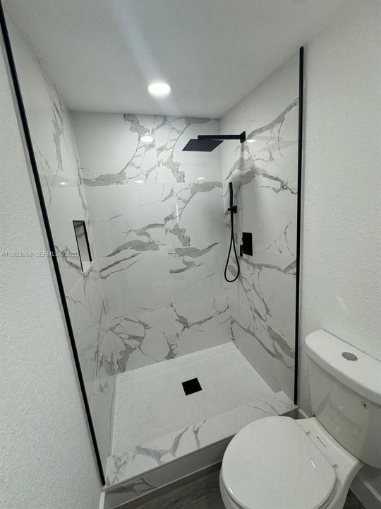 For Rent: $2,500 (3 beds, 2 baths, 1000 Square Feet)