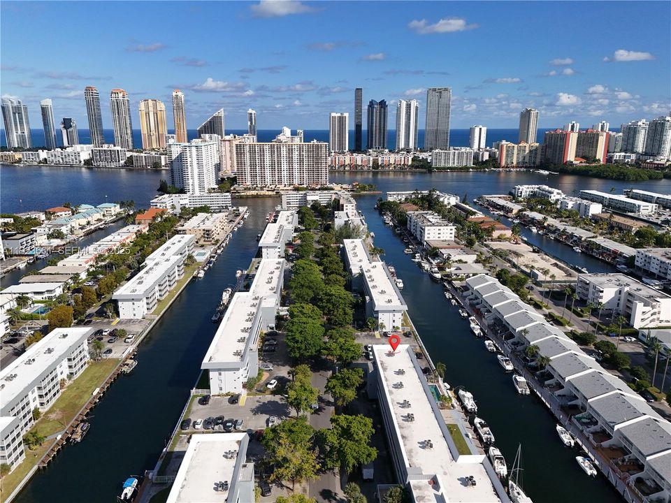 For Sale: $224,900 (2 beds, 2 baths, 1110 Square Feet)