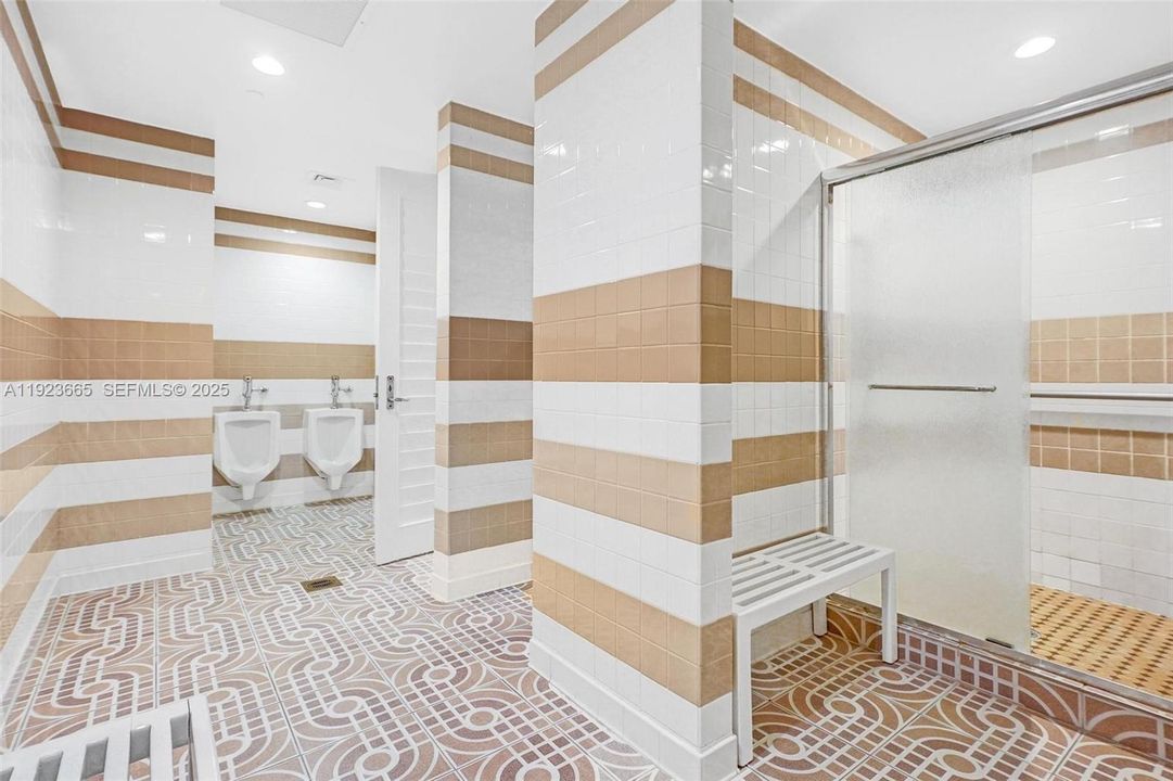 For Rent: $19,000 (2 beds, 4 baths, 3110 Square Feet)