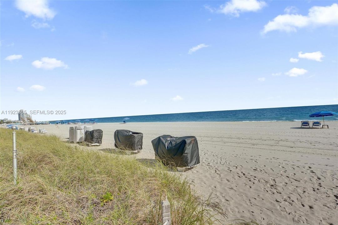 В аренду: $18,000 (2 спален, 4 ванн, 3110 Квадратных фут)