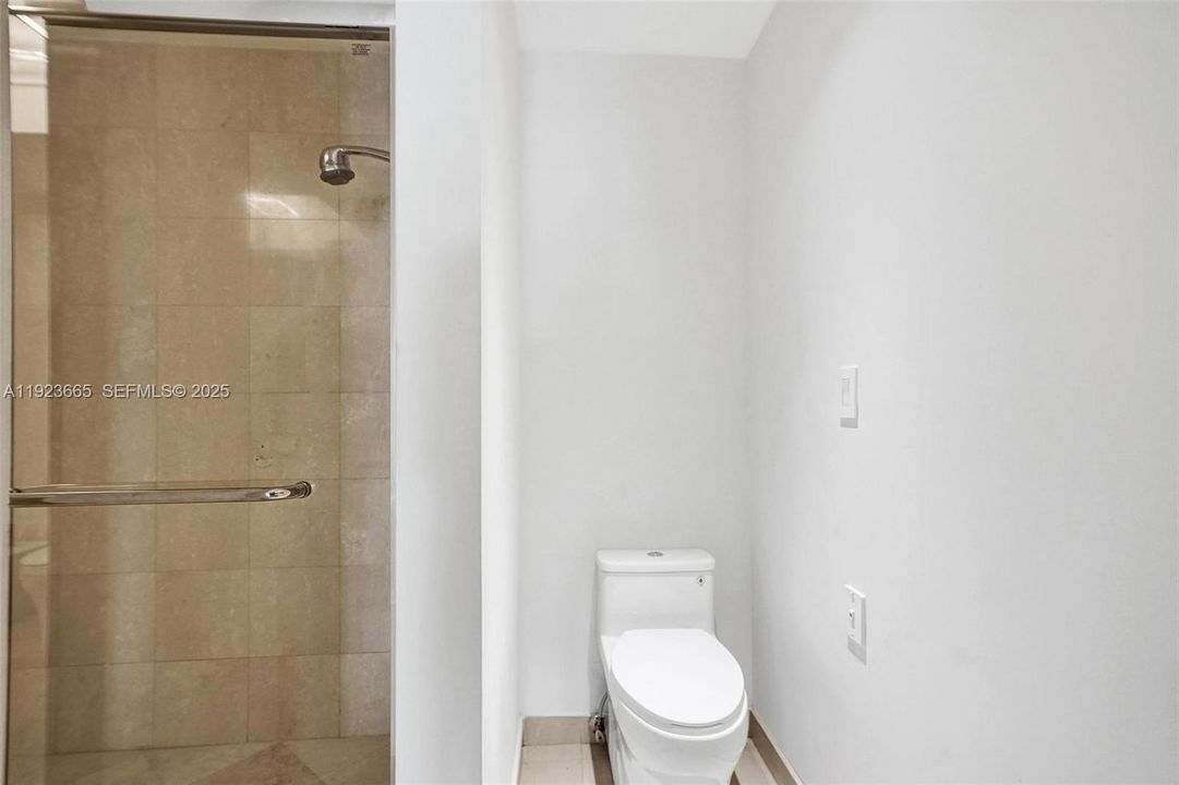 For Rent: $19,000 (2 beds, 4 baths, 3110 Square Feet)