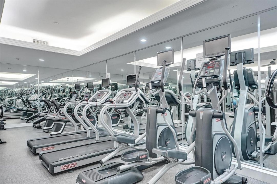 For Rent: $19,000 (2 beds, 4 baths, 3110 Square Feet)