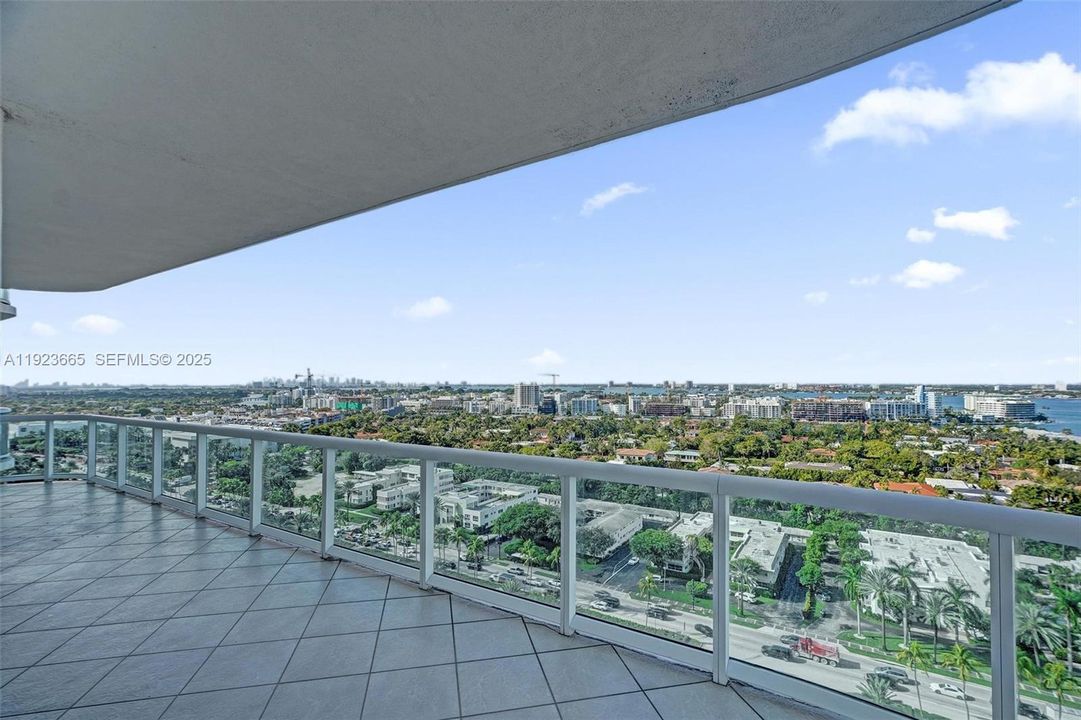 For Rent: $19,000 (2 beds, 4 baths, 3110 Square Feet)