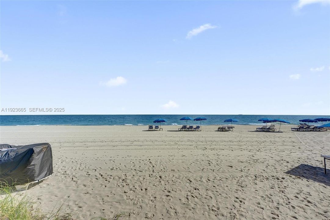 For Rent: $19,000 (2 beds, 4 baths, 3110 Square Feet)