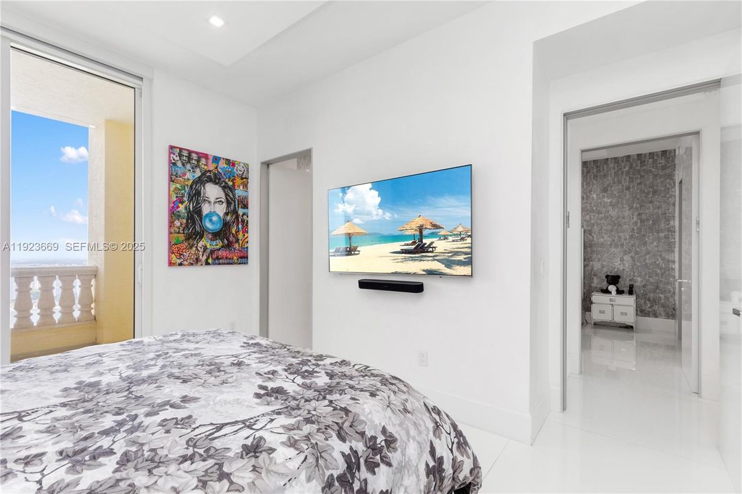 На продажу: $9,999,998 (6 спален, 6 ванн, 5672 Квадратных фут)