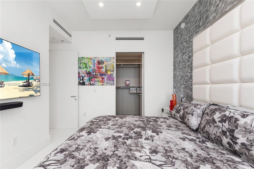 На продажу: $9,999,998 (6 спален, 6 ванн, 5672 Квадратных фут)