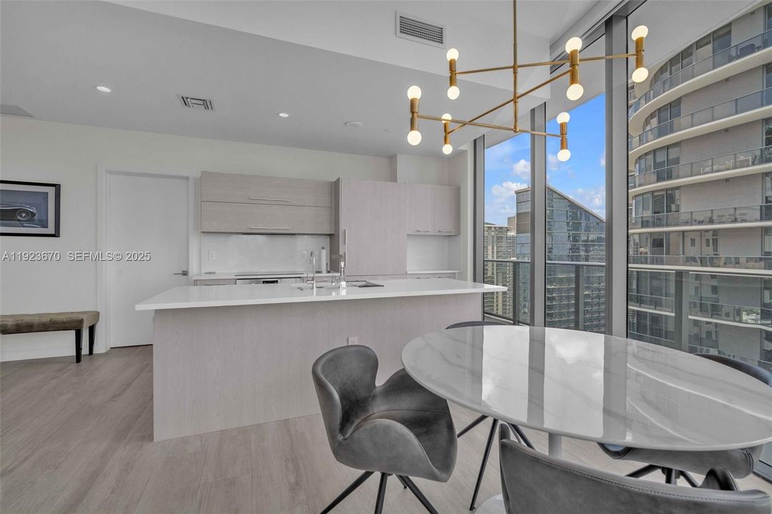 For Rent: $7,500 (2 beds, 2 baths, 1067 Square Feet)