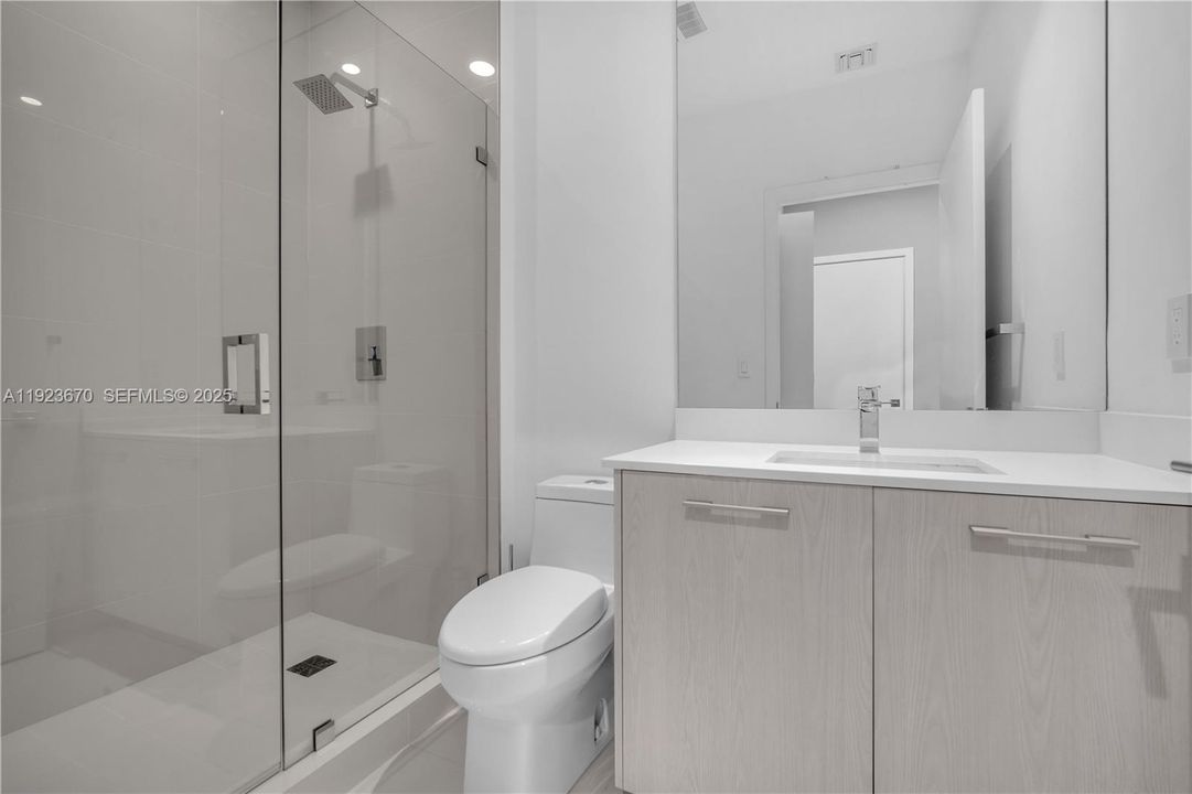 For Rent: $7,500 (2 beds, 2 baths, 1067 Square Feet)