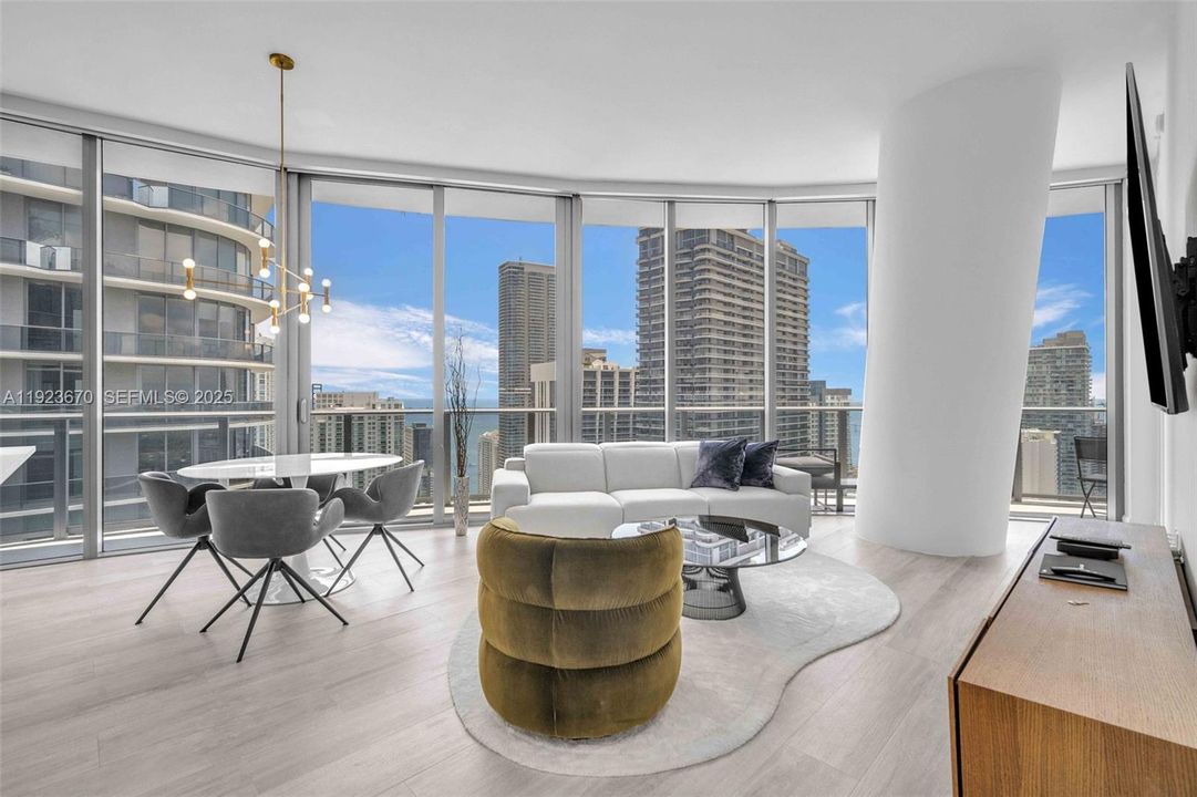 For Rent: $7,500 (2 beds, 2 baths, 1067 Square Feet)