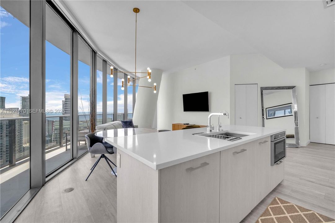 For Rent: $7,500 (2 beds, 2 baths, 1067 Square Feet)