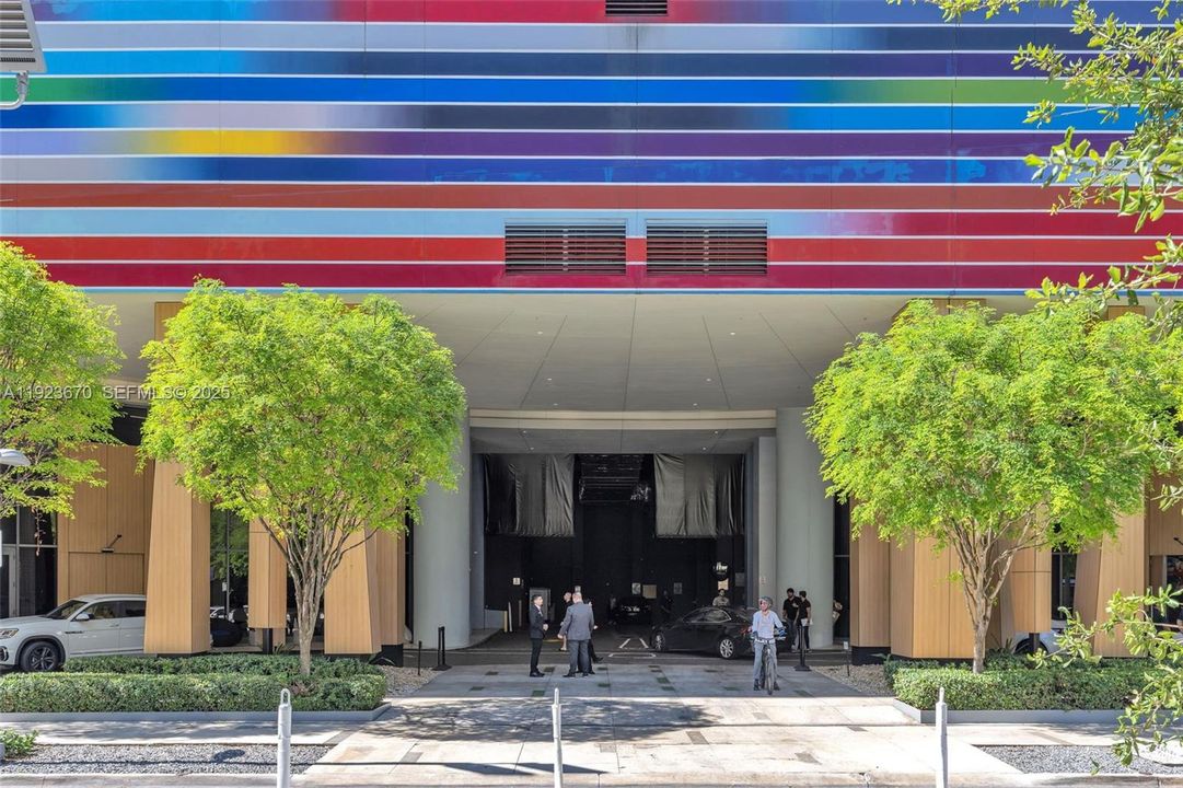 For Rent: $7,500 (2 beds, 2 baths, 1067 Square Feet)