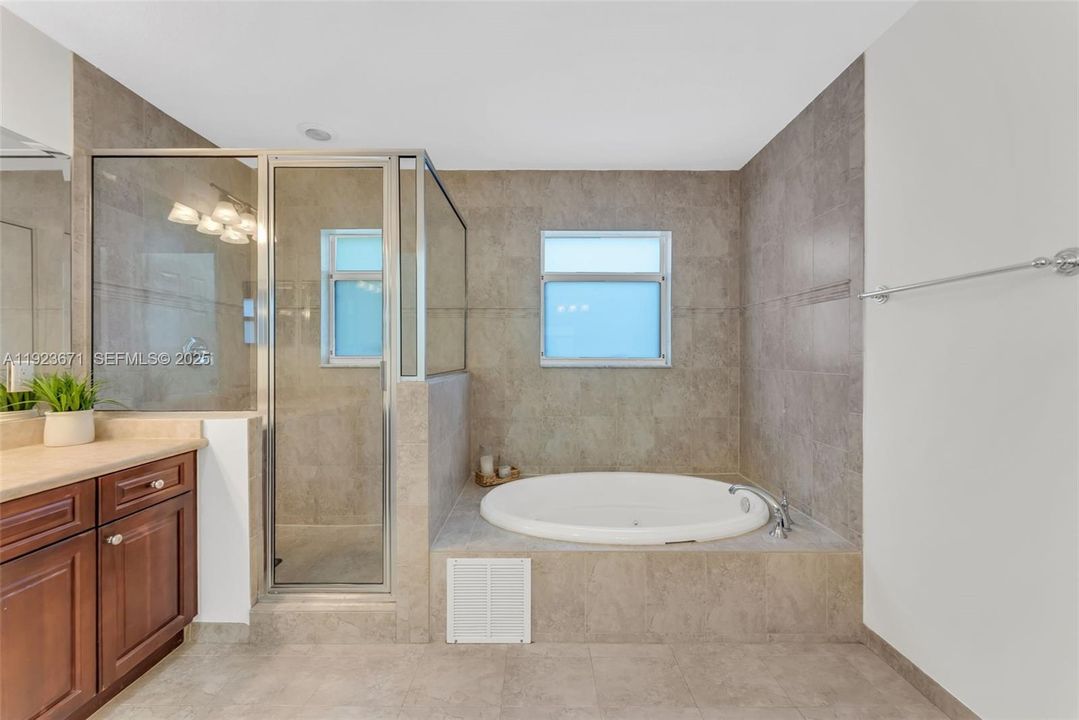 В аренду: $5,500 (3 спален, 3 ванн, 2344 Квадратных фут)