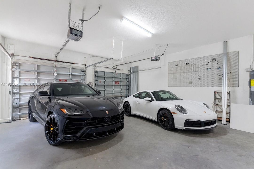 В аренду: $5,500 (3 спален, 3 ванн, 2344 Квадратных фут)