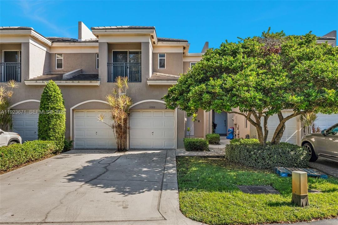 В аренду: $5,500 (3 спален, 3 ванн, 2344 Квадратных фут)