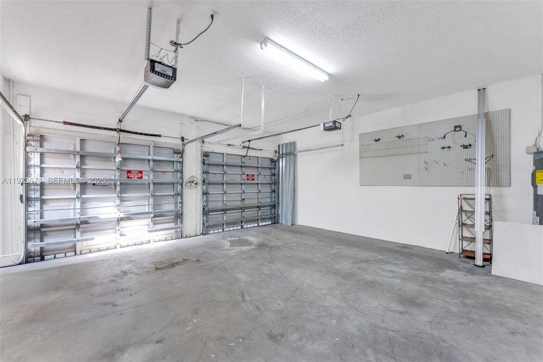 В аренду: $5,500 (3 спален, 3 ванн, 2344 Квадратных фут)