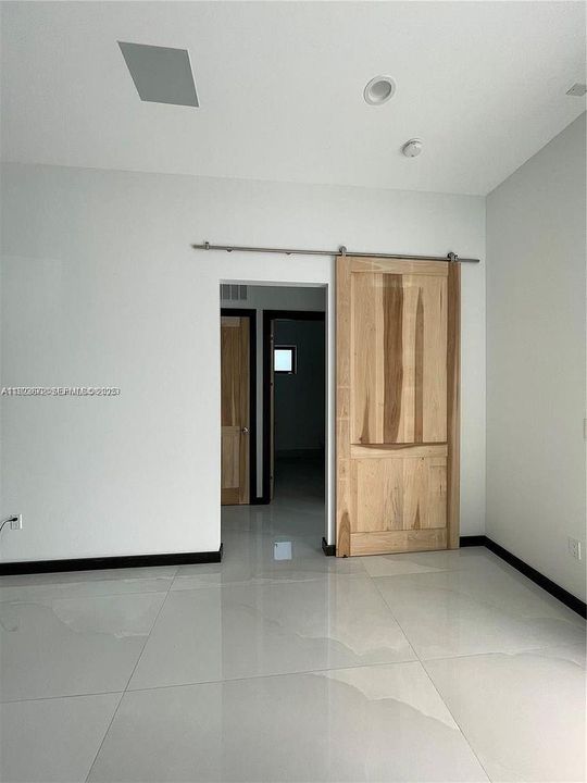 В аренду: $9,000 (4 спален, 3 ванн, 2750 Квадратных фут)