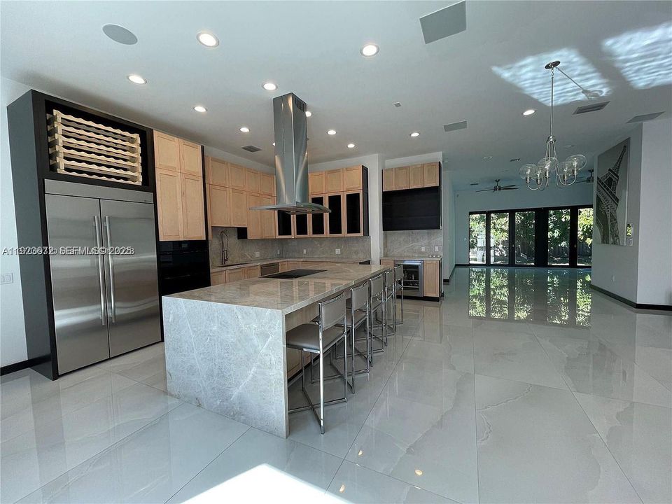 В аренду: $9,000 (4 спален, 3 ванн, 2750 Квадратных фут)