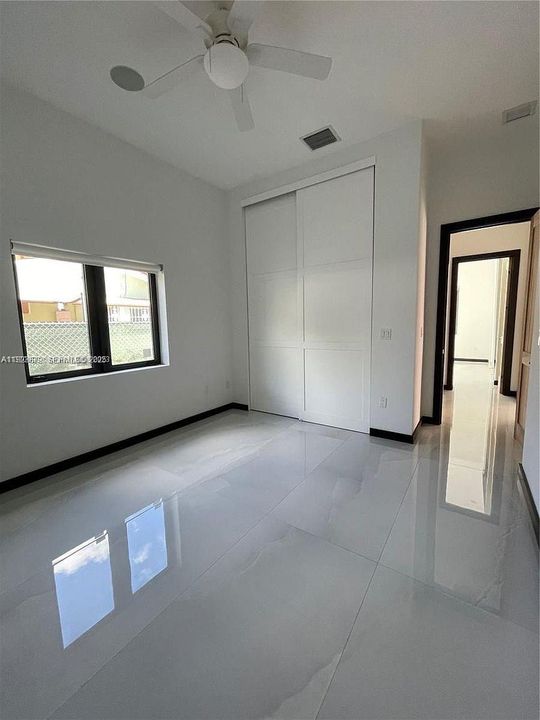 В аренду: $9,000 (4 спален, 3 ванн, 2750 Квадратных фут)