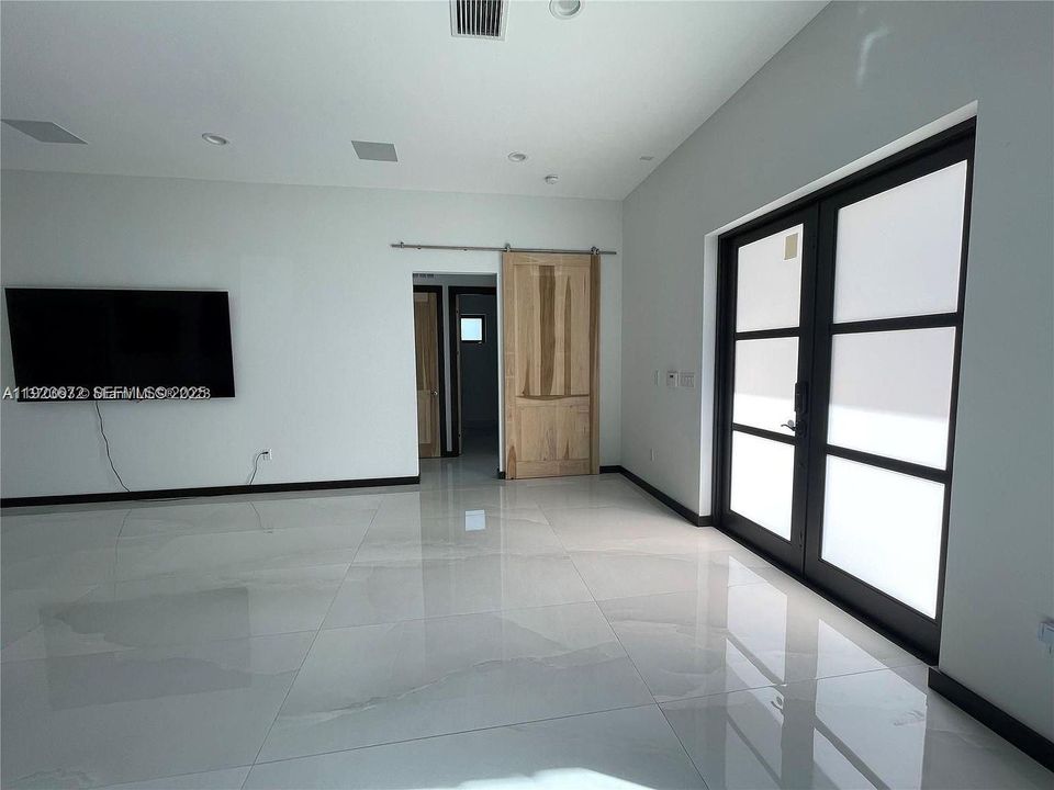 В аренду: $9,000 (4 спален, 3 ванн, 2750 Квадратных фут)