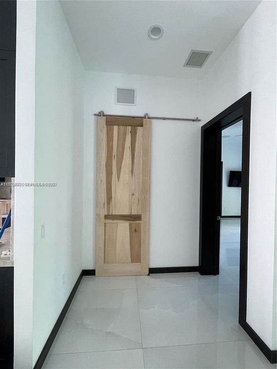 В аренду: $9,000 (4 спален, 3 ванн, 2750 Квадратных фут)