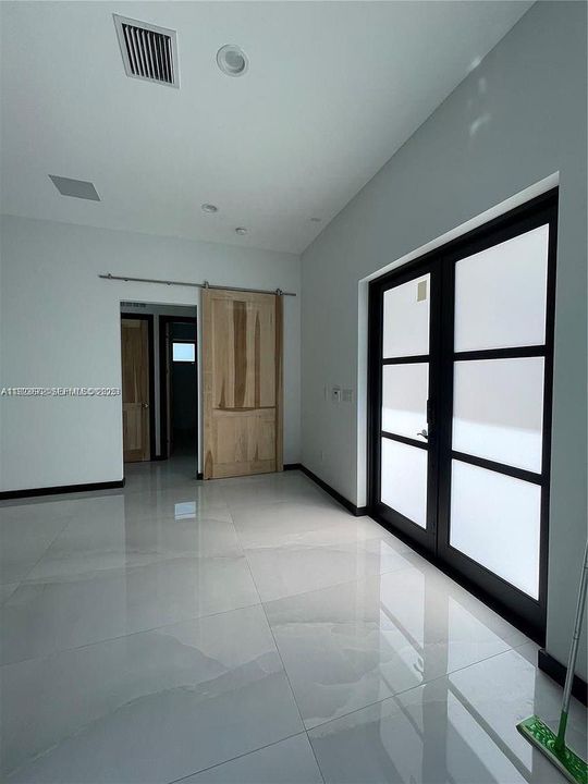 В аренду: $9,000 (4 спален, 3 ванн, 2750 Квадратных фут)