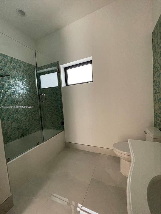 В аренду: $9,000 (4 спален, 3 ванн, 2750 Квадратных фут)