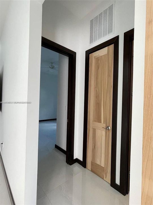 В аренду: $9,000 (4 спален, 3 ванн, 2750 Квадратных фут)