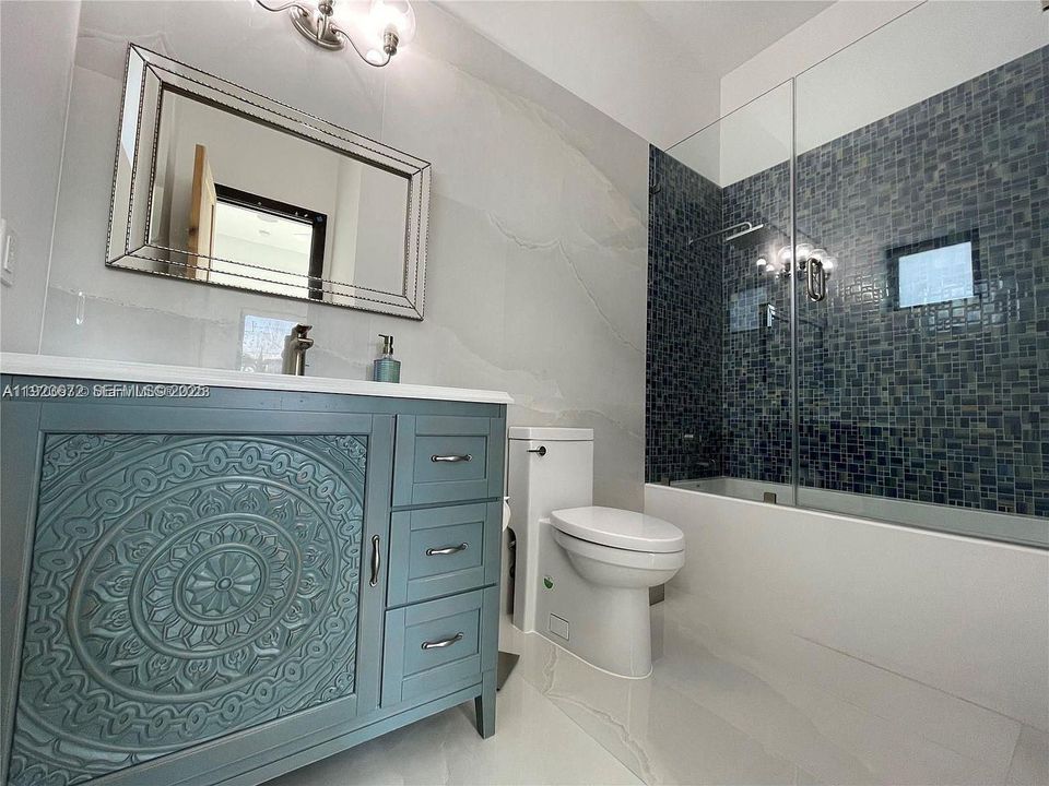 В аренду: $9,000 (4 спален, 3 ванн, 2750 Квадратных фут)