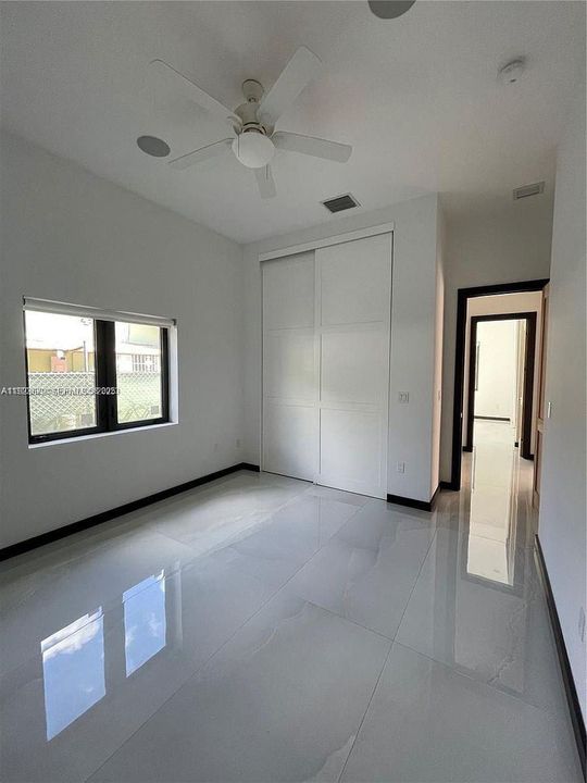 В аренду: $9,000 (4 спален, 3 ванн, 2750 Квадратных фут)