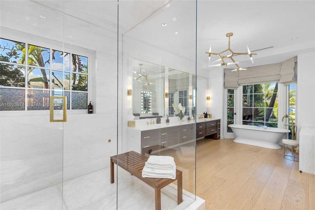 For Sale: $29,950,000 (7 beds, 6 baths, 9582 Square Feet)