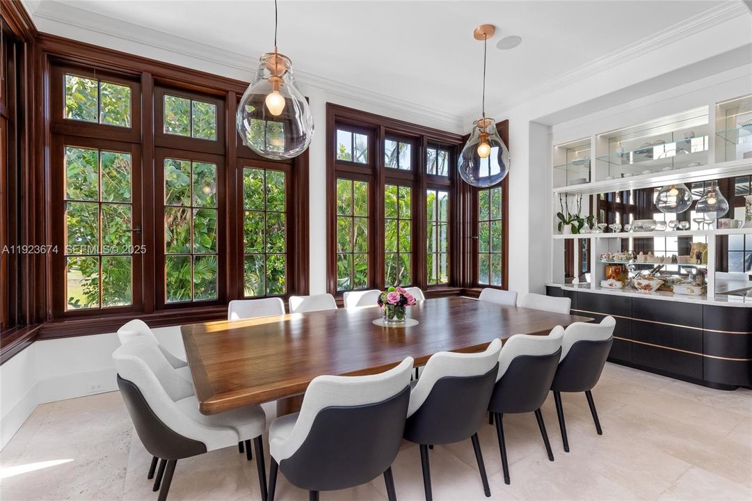 For Sale: $29,950,000 (7 beds, 6 baths, 9582 Square Feet)