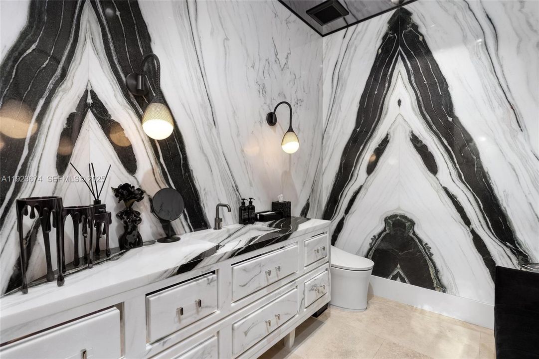 For Sale: $29,950,000 (7 beds, 6 baths, 9582 Square Feet)