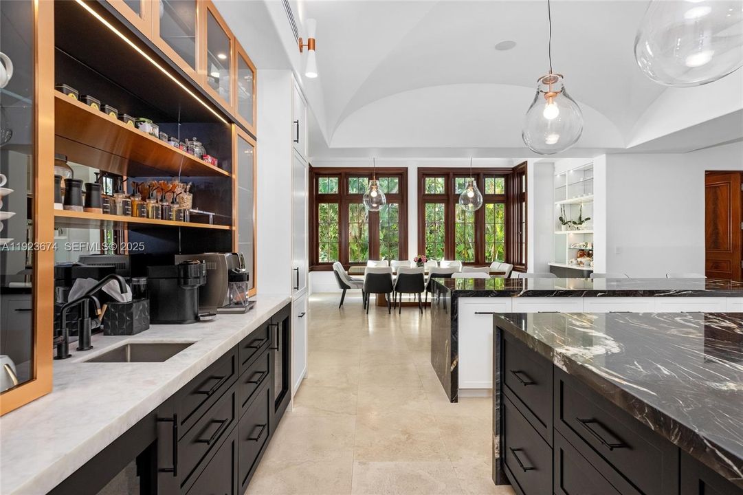 For Sale: $29,950,000 (7 beds, 6 baths, 9582 Square Feet)