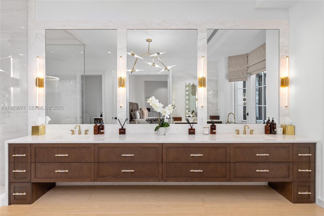 For Sale: $29,950,000 (7 beds, 6 baths, 9582 Square Feet)