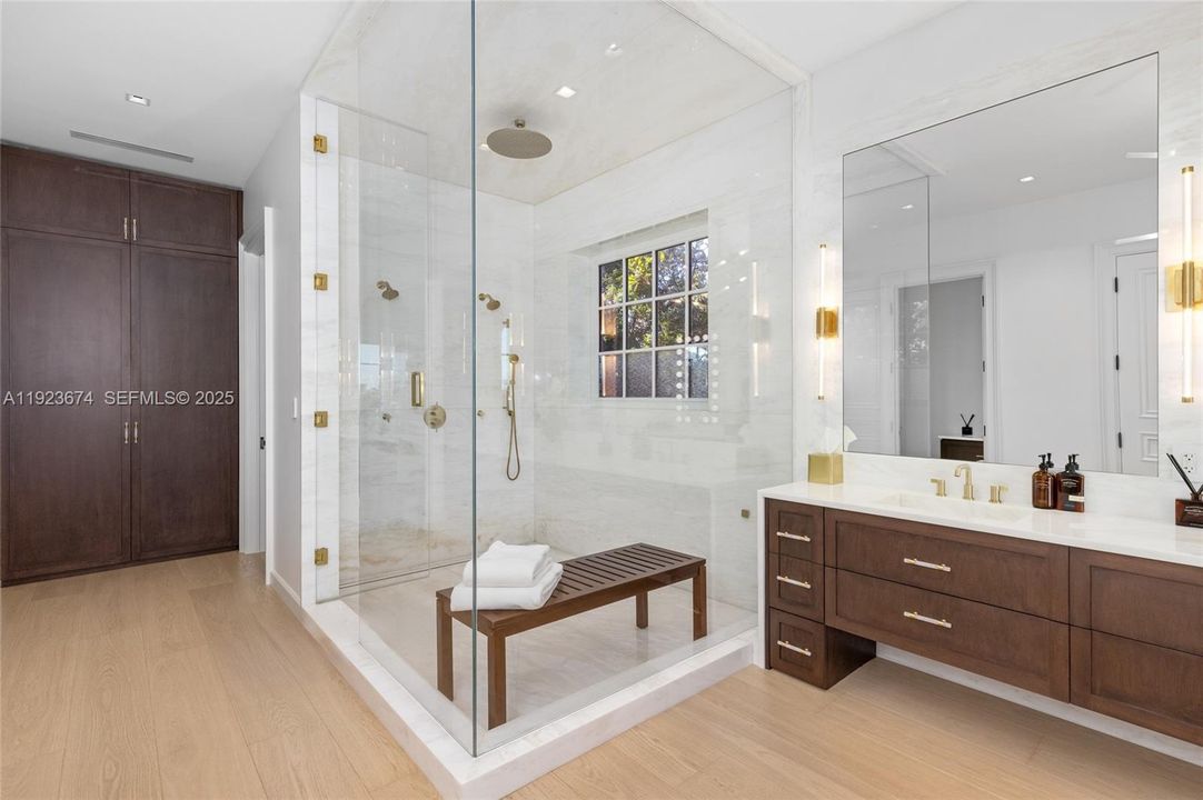 For Sale: $29,950,000 (7 beds, 6 baths, 9582 Square Feet)