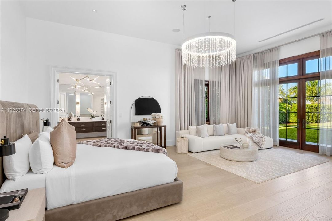 For Sale: $29,950,000 (7 beds, 6 baths, 9582 Square Feet)