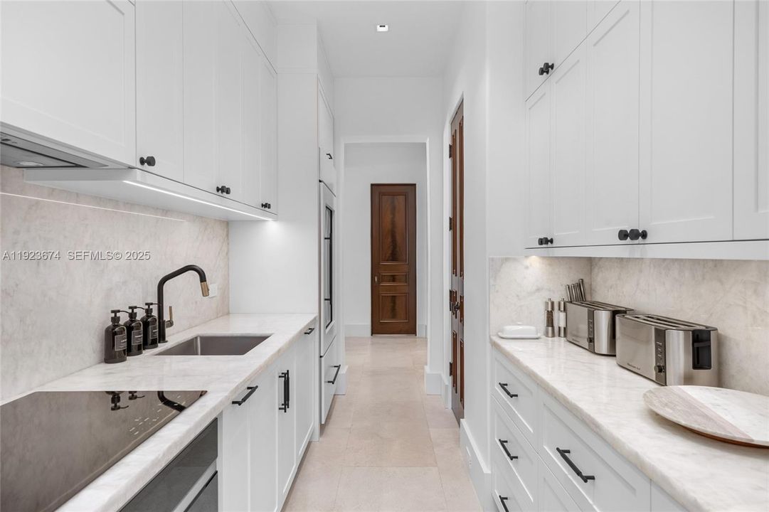 For Sale: $29,950,000 (7 beds, 6 baths, 9582 Square Feet)