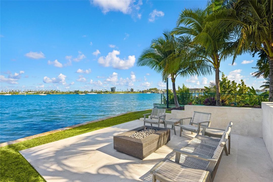 For Sale: $29,950,000 (7 beds, 6 baths, 9582 Square Feet)