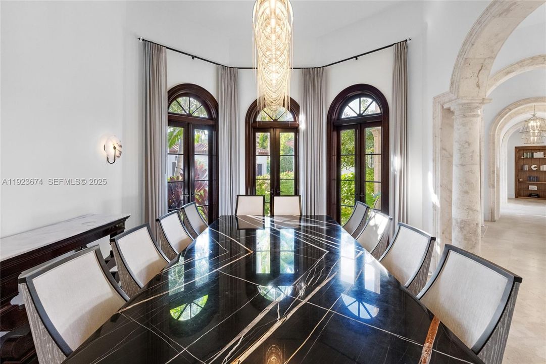 For Sale: $29,950,000 (7 beds, 6 baths, 9582 Square Feet)