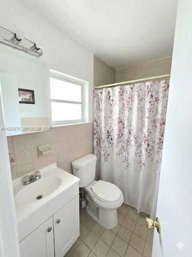 For Sale: $360,000 (3 beds, 2 baths, 1002 Square Feet)