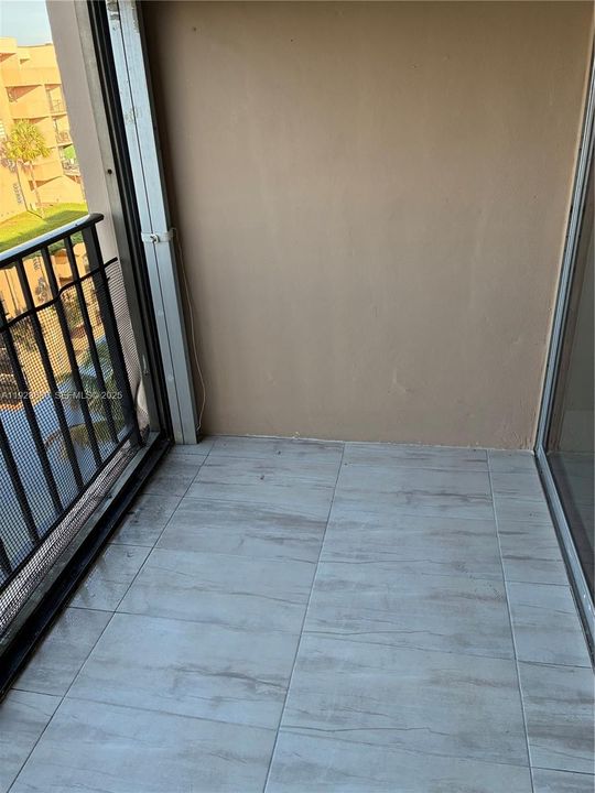 待售: $325,000 (2 贝兹, 2 浴室, 1194 平方英尺)