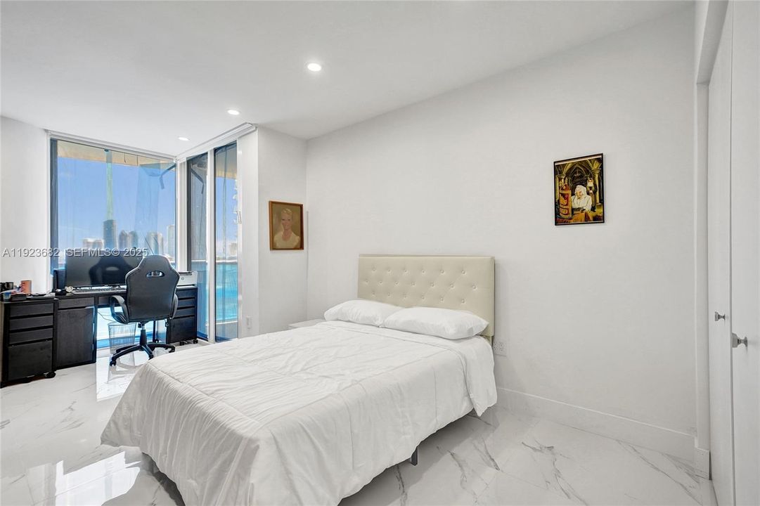 For Sale: $2,199,000 (3 beds, 4 baths, 2470 Square Feet)